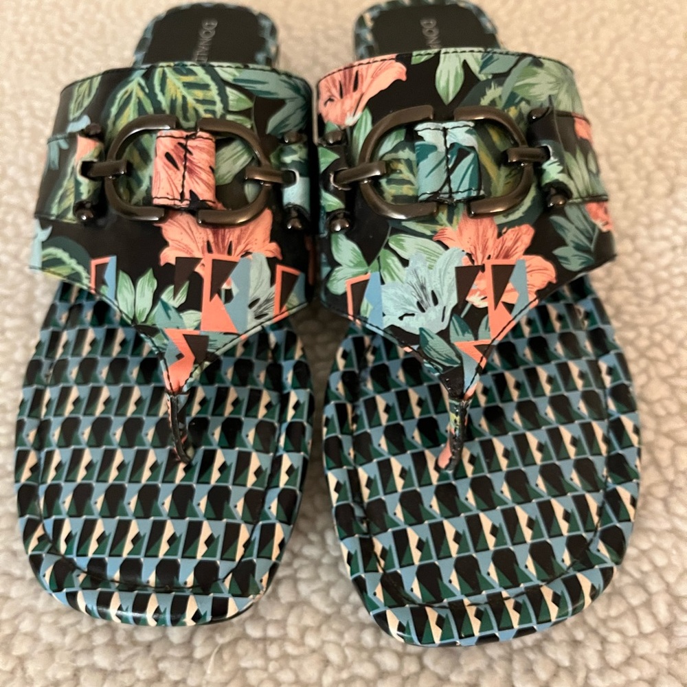 Donald Pliner Sandals
